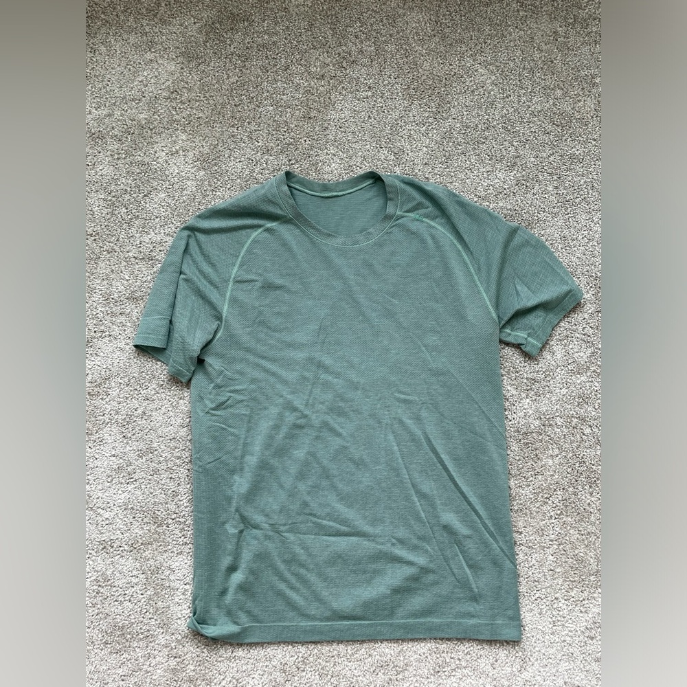 Lululemon Metal Vent